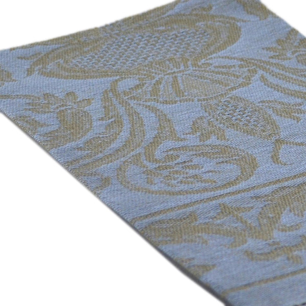 http://www.thehiddencountship.com/cdn/shop/products/hand-towel-100-linen-nausica-light-blue-tessitura-pardi-01_grande.jpg?v=1604056114